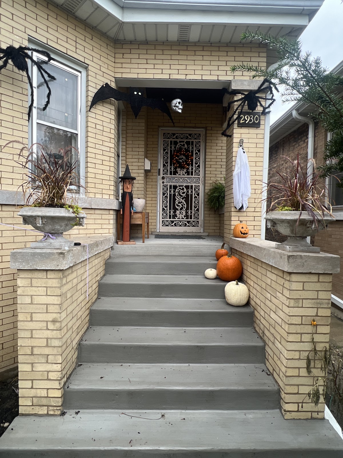 Finished concrete front steps on a Chicago home